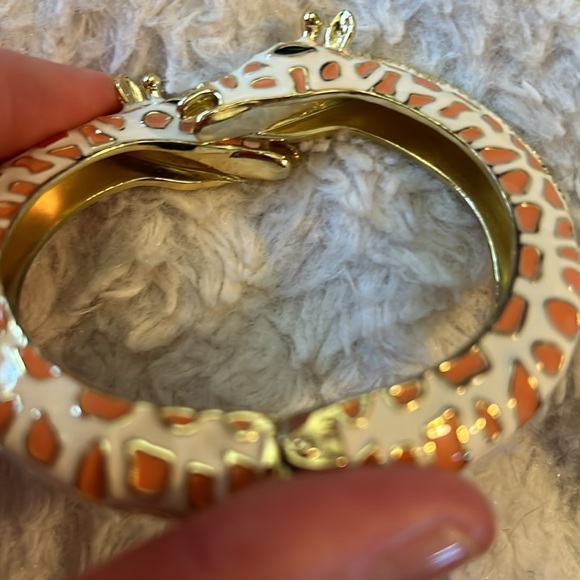 Giraffes Hinged Bracelet - Picture 9 of 9